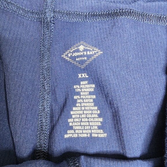 St John's Bay Active Women's Capri Pants Navy Blue Poly/Spandex Plus XXL NWT - Picture 3 of 11